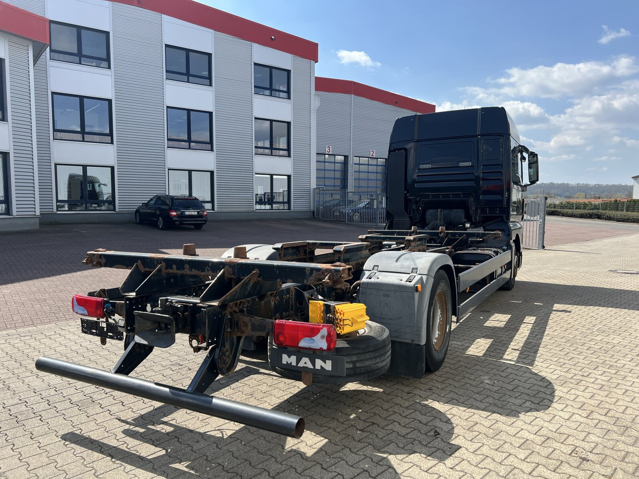 MAN TGA 18.360 4x2 LL TGA 18.360 4x2 LL, Fahrschulausstattung – Leasing MAN TGA 18.360 4x2 LL TGA 18.360 4x2 LL, Fahrschulausstattung: das Bild 9