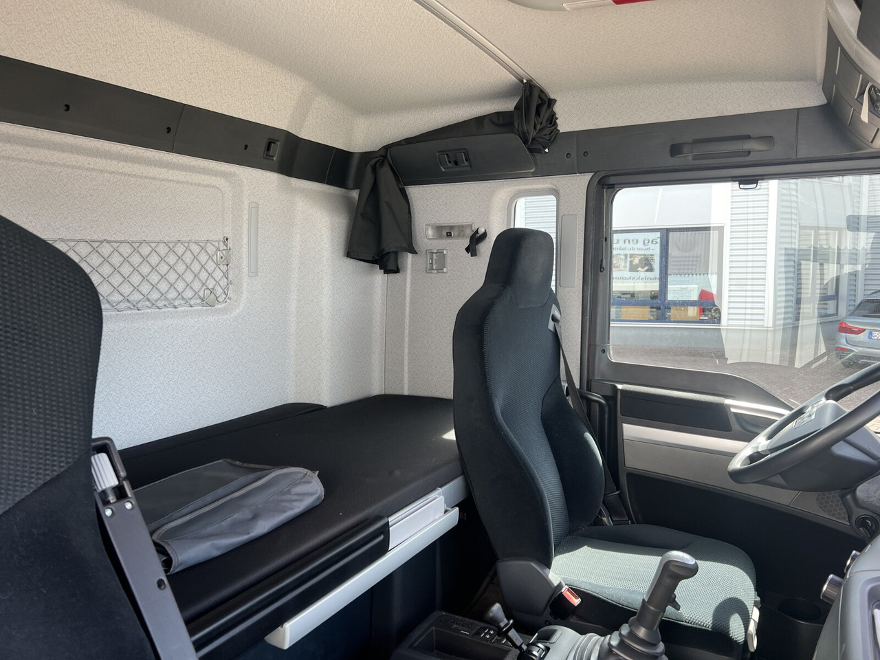 MAN TGX 18.360 4X2 LL TGX 18.360 4X2 LL, Fahrschule - LKW: das Bild 5 MAN TGX 18.360 4X2 LL TGX 18.360 4X2 LL, Fahrschule - LKW: das Bild 5