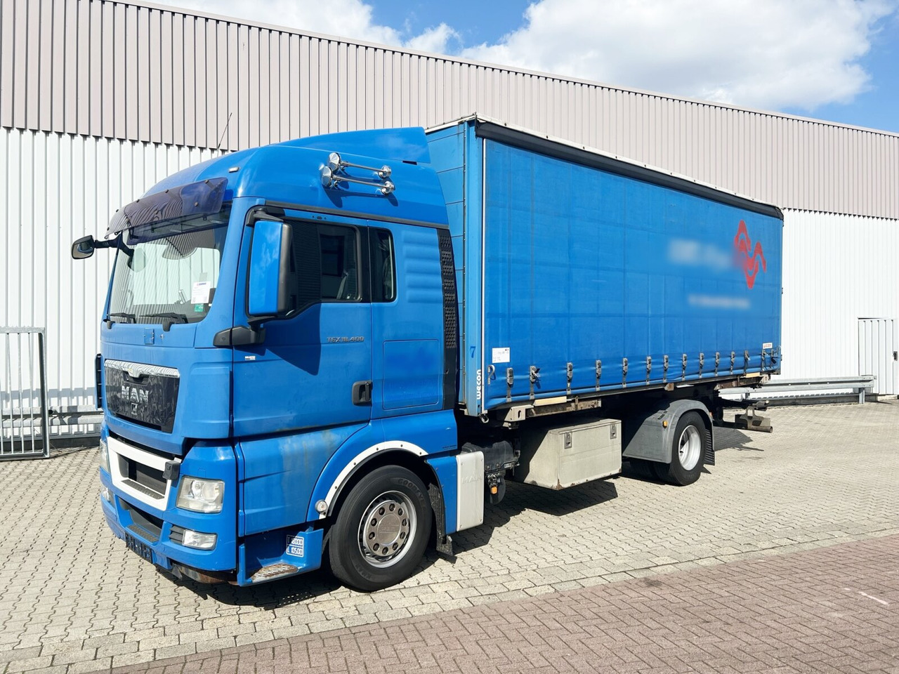 Innenraum Bild 1: MAN TGX 18.400 4X2 LL TGX 18.400 4X2 LL, Fahrschule, XLX-Fahrerhaus – Leasing MAN TGX 18.400 4X2 LL TGX 18.400 4X2 LL, Fahrschule, XLX-Fahrerhaus