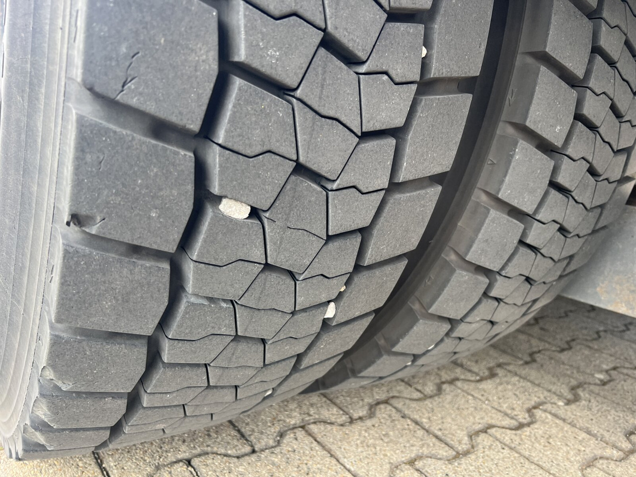 Mercedes-Benz Actros 2541 L 6x2 Actros 2541 L 6x2, Fahrschulausstattung, MegaSpace, Retarder, Liftachse, Traum Zustand - LKW: das Bild 4 Mercedes-Benz Actros 2541 L 6x2 Actros 2541 L 6x2, Fahrschulausstattung, MegaSpace, Retarder, Liftachse, Traum Zustand - LKW: das Bild 4