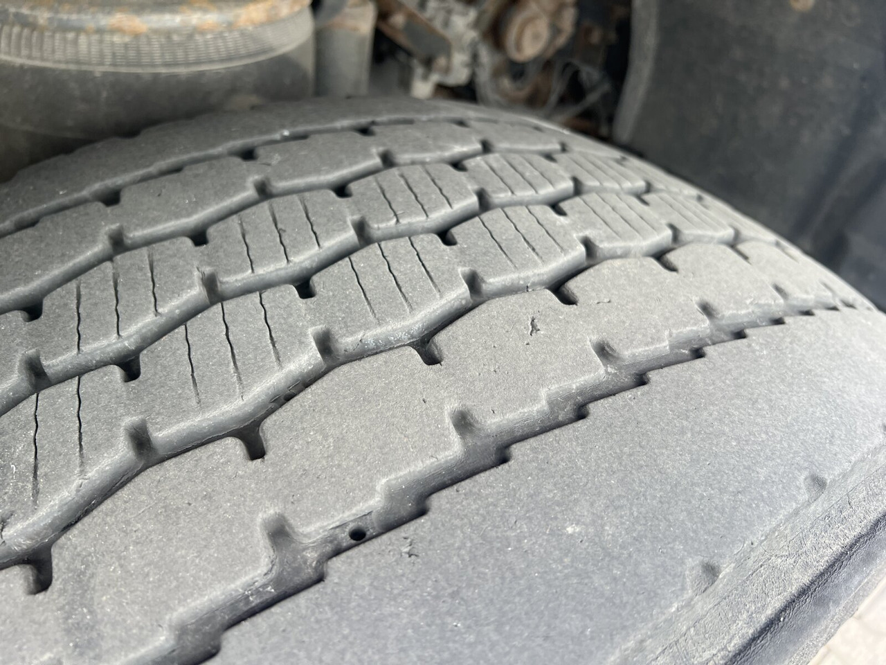 Mercedes-Benz Actros 2541 L 6x2 Actros 2541 L 6x2, Fahrschulausstattung, MegaSpace, Retarder, Liftachse, Traum Zustand - LKW: das Bild 3 Mercedes-Benz Actros 2541 L 6x2 Actros 2541 L 6x2, Fahrschulausstattung, MegaSpace, Retarder, Liftachse, Traum Zustand - LKW: das Bild 3