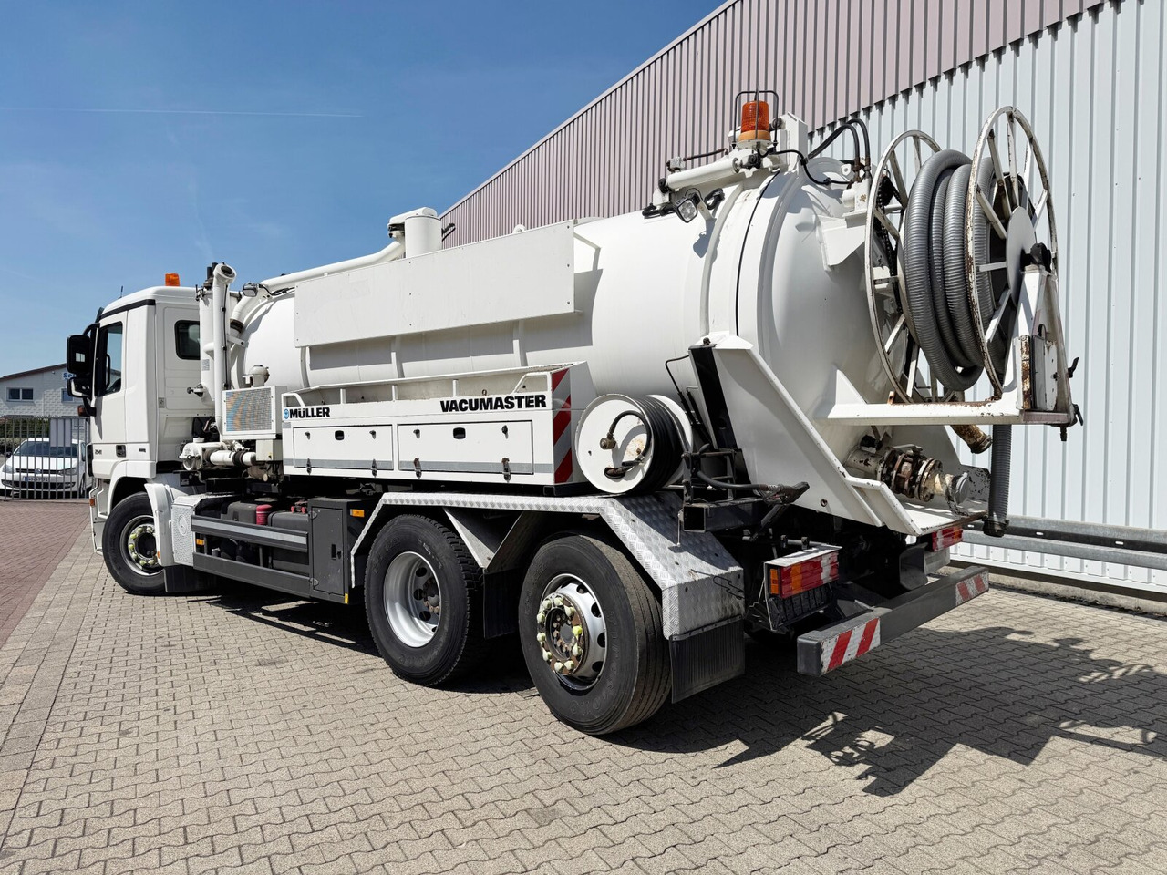 Mercedes-Benz Actros 2541 L 6x2 Actros 2541 L 6x2, Müller Saug-/Spülwagen ca. 12m³, Widi-Platte, Lift-/Lenkachse - LKW: das Bild 5 Mercedes-Benz Actros 2541 L 6x2 Actros 2541 L 6x2, Müller Saug-/Spülwagen ca. 12m³, Widi-Platte, Lift-/Lenkachse - LKW: das Bild 5