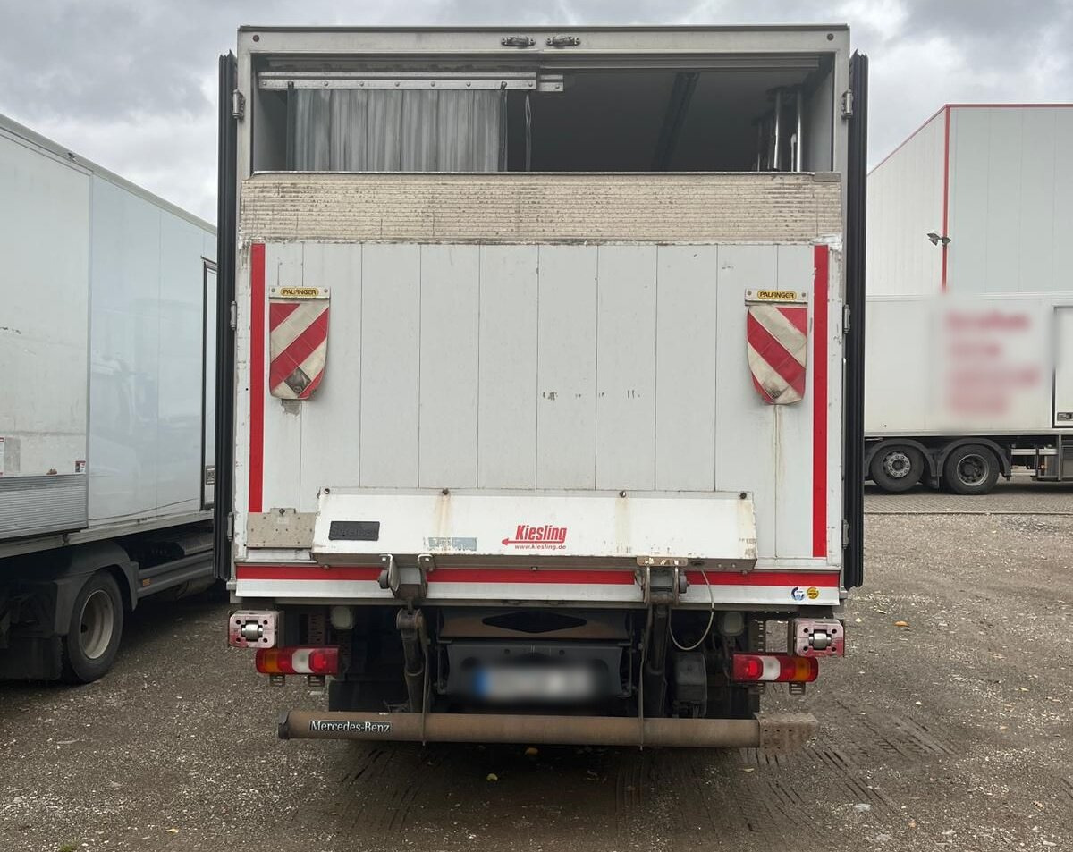 Mercedes-Benz Atego 816 4x2 Atego 816 4x2, Kühlkoffer, Trennwand, ThermoKing, LBW Sörensen - LKW: das Bild 5 Mercedes-Benz Atego 816 4x2 Atego 816 4x2, Kühlkoffer, Trennwand, ThermoKing, LBW Sörensen - LKW: das Bild 5