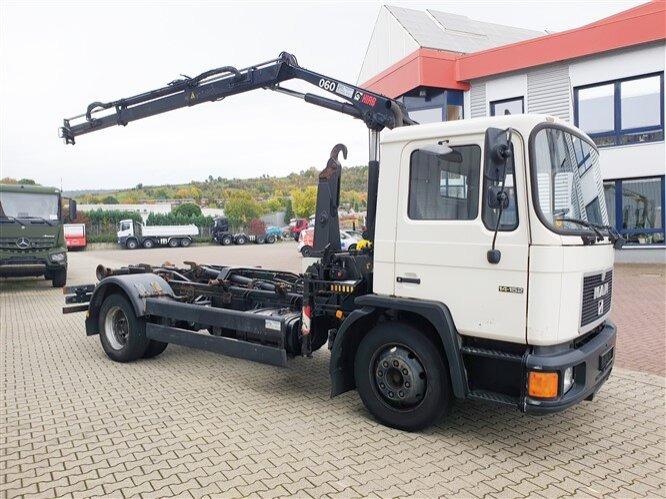 MAN 14.152 F 4x2 BB 14.152 F 4x2 BB mit Kran Hiab 060-2 - Abrollkipper, Autokran: das Bild 2 MAN 14.152 F 4x2 BB 14.152 F 4x2 BB mit Kran Hiab 060-2 - Abrollkipper, Autokran: das Bild 2
