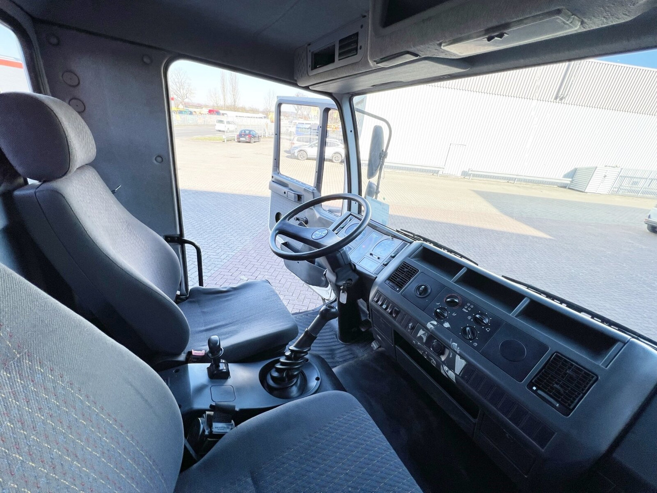 MAN 14.224 LAC 4x4 BB 14.224 LAC 4x4 BB mit Kran Atlas 100.1 - Autokran, Pritsche LKW: das Bild 5 MAN 14.224 LAC 4x4 BB 14.224 LAC 4x4 BB mit Kran Atlas 100.1 - Autokran, Pritsche LKW: das Bild 5