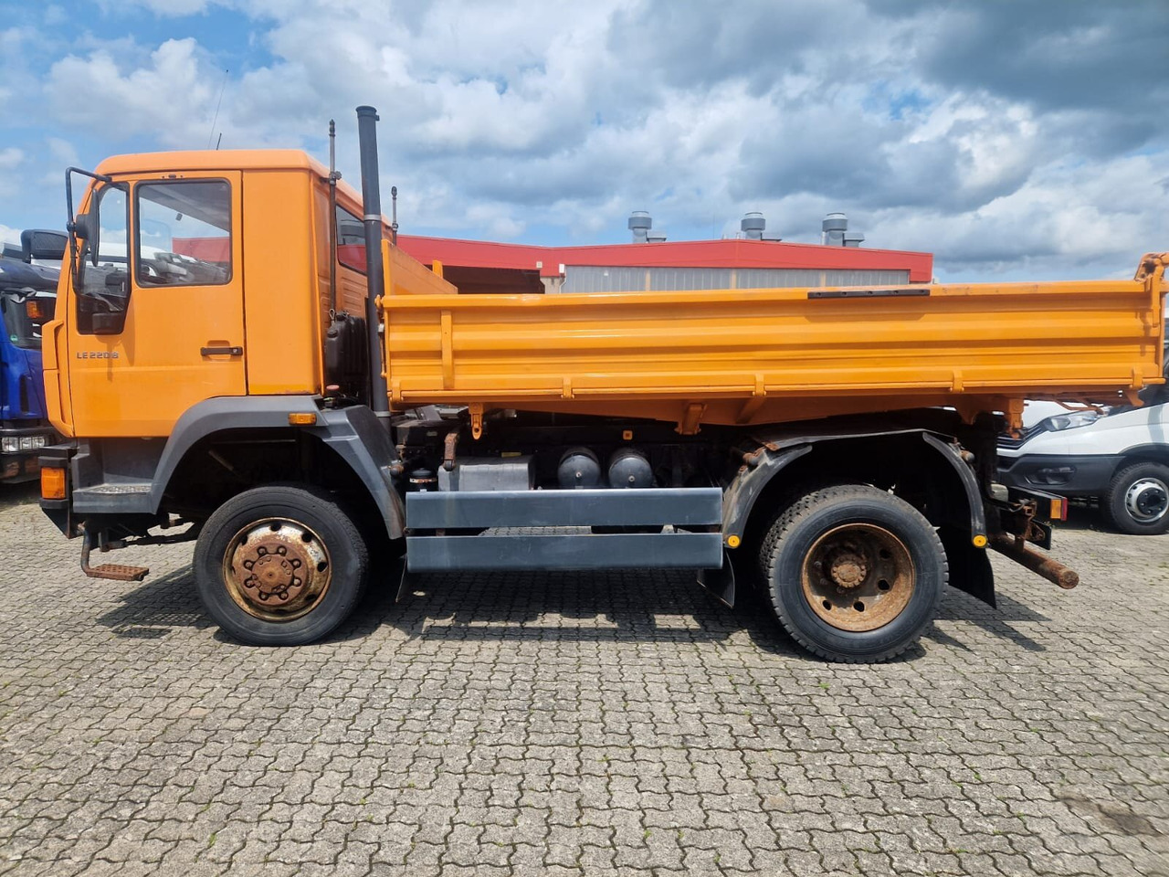 MAN 14.225 LAK 4x4 BB 14.225 LAK 4x4 BB, Winterdienstausstattung - Kipper: das Bild 5 MAN 14.225 LAK 4x4 BB 14.225 LAK 4x4 BB, Winterdienstausstattung - Kipper: das Bild 5