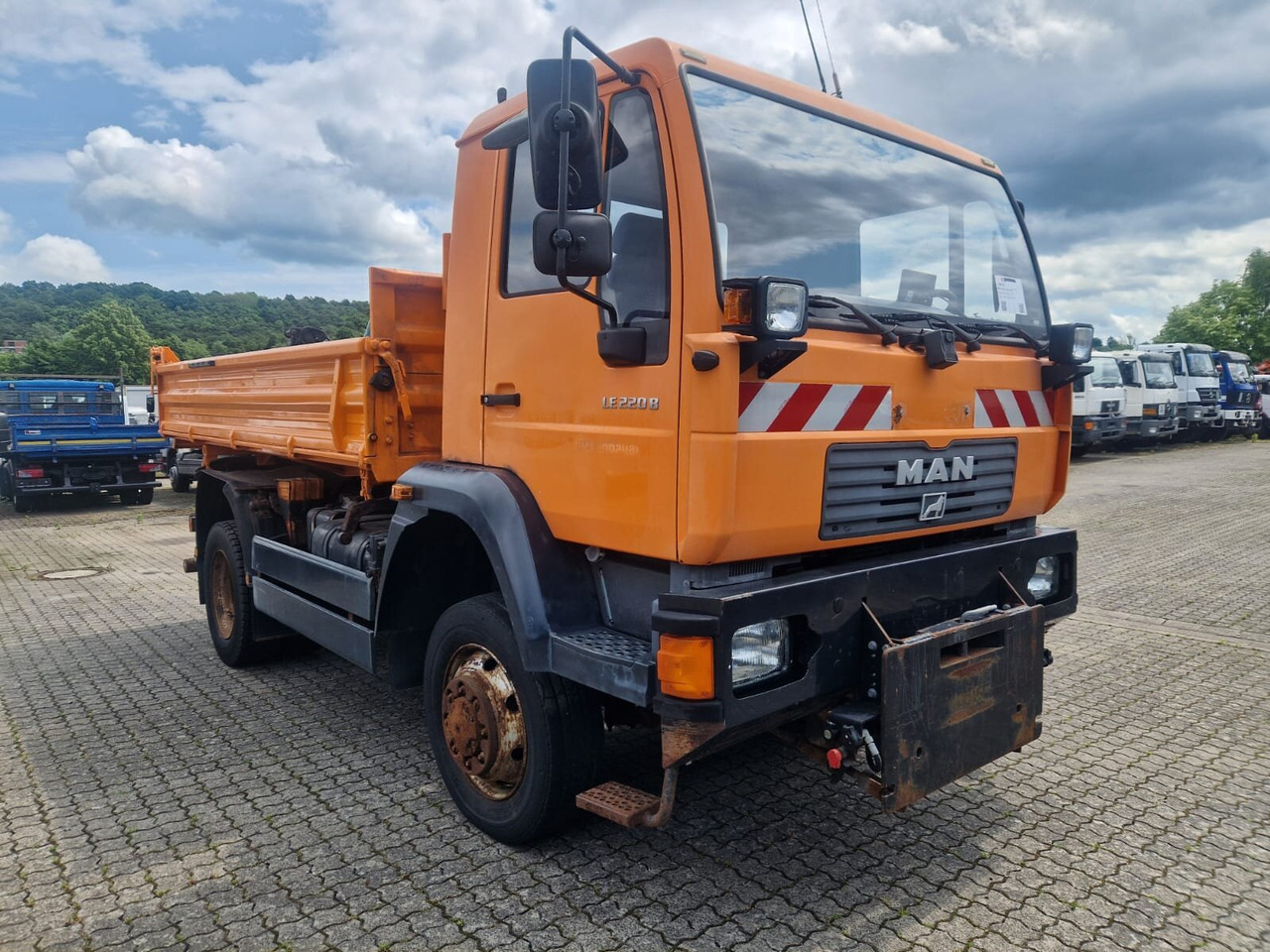 MAN 14.225 LAK 4x4 BB 14.225 LAK 4x4 BB, Winterdienstausstattung - Kipper: das Bild 3 MAN 14.225 LAK 4x4 BB 14.225 LAK 4x4 BB, Winterdienstausstattung - Kipper: das Bild 3