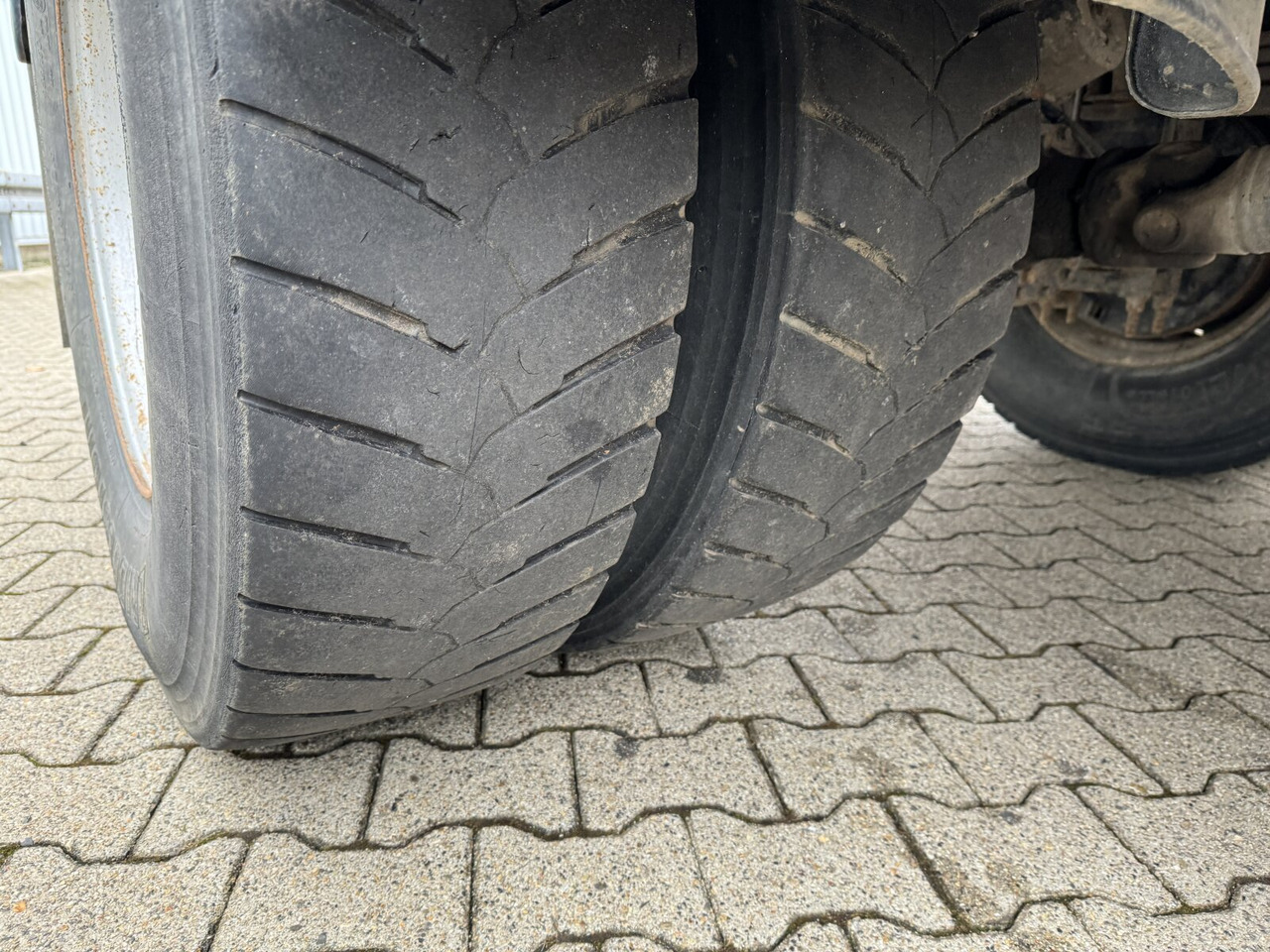 MAN 18.255 MAK 4x4 BB 18.255 MAK 4x4 BB - Fahrgestell LKW: das Bild 3 MAN 18.255 MAK 4x4 BB 18.255 MAK 4x4 BB - Fahrgestell LKW: das Bild 3