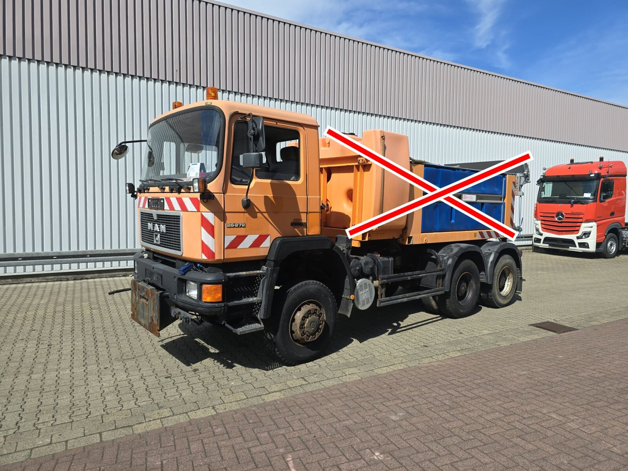 MAN F10 26.272 6x6 F10 26.272 6x6, F90 - Fahrgestell LKW: das Bild 1 MAN F10 26.272 6x6 F10 26.272 6x6, F90 - Fahrgestell LKW: das Bild 1