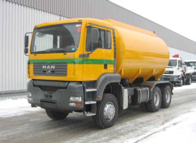 MAN TGA 26.430 6x6 - Tankwagen: das Bild 1 MAN TGA 26.430 6x6 - Tankwagen: das Bild 1