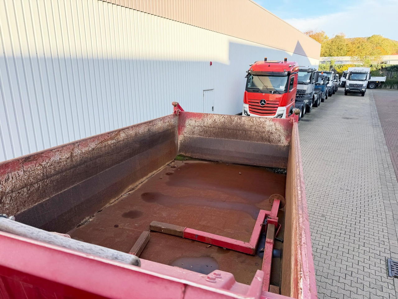 MAN TGA 26.480 6X6H BL TGA 26.480 6X6H BL, HydroDrive, Intarder, Wechselsystem (Sattelplatte) - Kipper: das Bild 2 MAN TGA 26.480 6X6H BL TGA 26.480 6X6H BL, HydroDrive, Intarder, Wechselsystem (Sattelplatte) - Kipper: das Bild 2