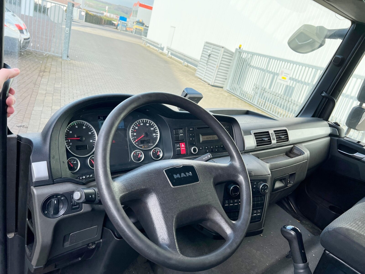MAN TGL 12.250/340 4X2 BL TGL 12.250/340 4X2 BL mit Dhollandia LBW, 42 cbm - Koffer LKW: das Bild 4 MAN TGL 12.250/340 4X2 BL TGL 12.250/340 4X2 BL mit Dhollandia LBW, 42 cbm - Koffer LKW: das Bild 4