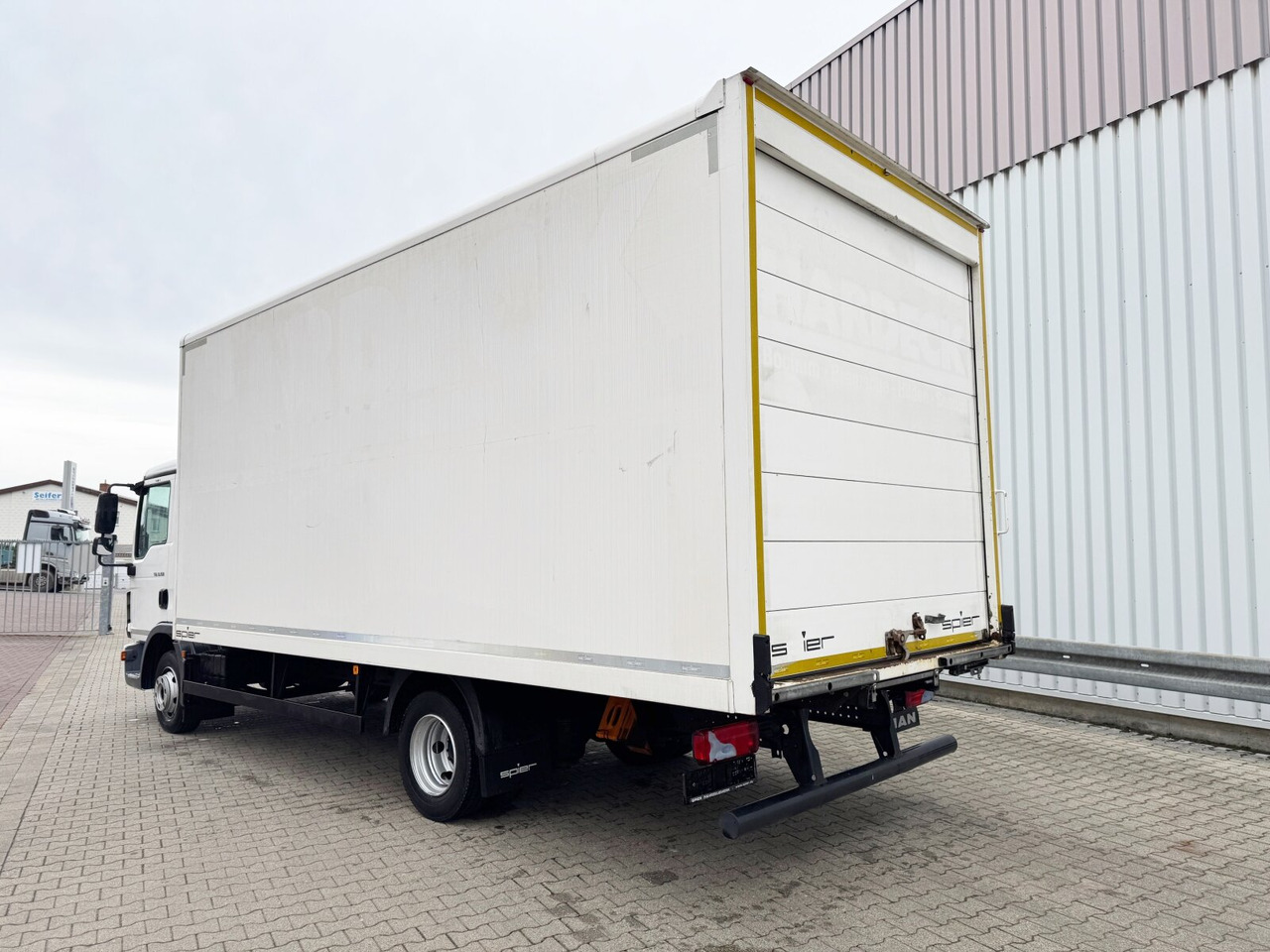Koffer LKW MAN TGL 8.150 4x2 BL TGL 8.150 4x2 BL, Möbelkoffer mit Rolltor: das Bild 10