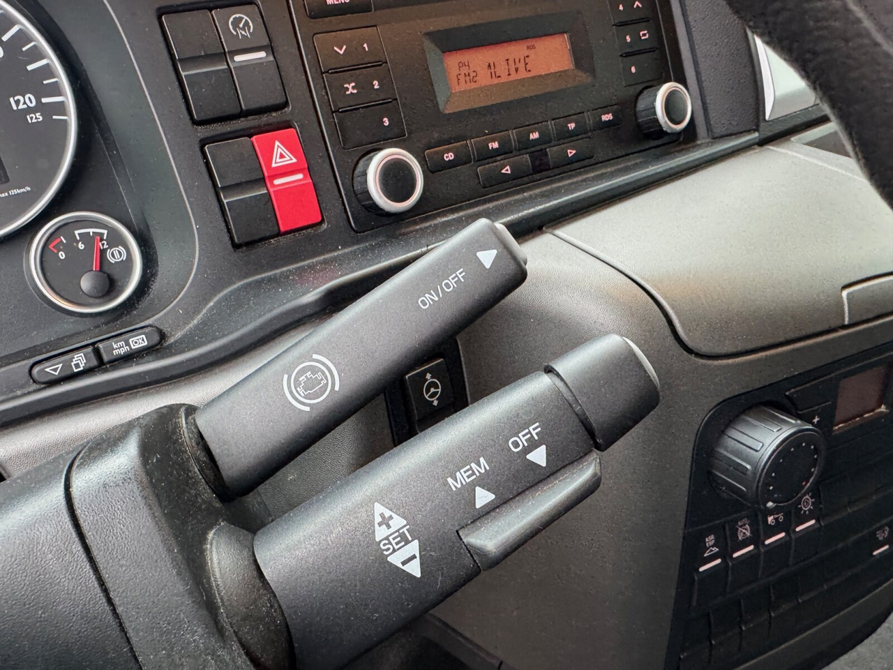 Koffer LKW MAN TGL 8.150 4x2 BL TGL 8.150 4x2 BL, Möbelkoffer mit Rolltor: das Bild 6