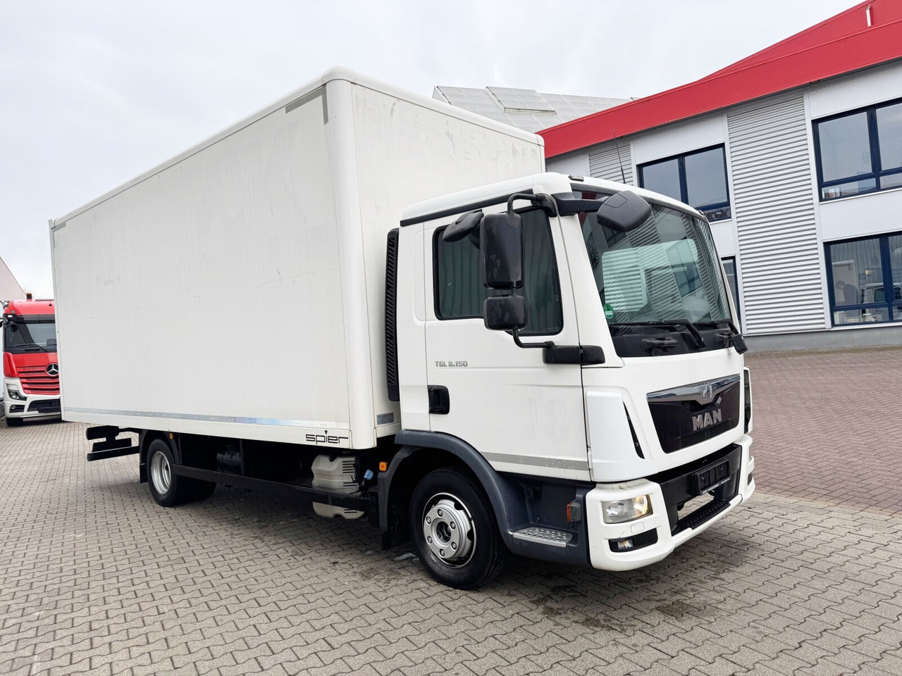 Innenraum Bild 2: Koffer LKW MAN TGL 8.150 4x2 BL TGL 8.150 4x2 BL, Möbelkoffer mit Rolltor