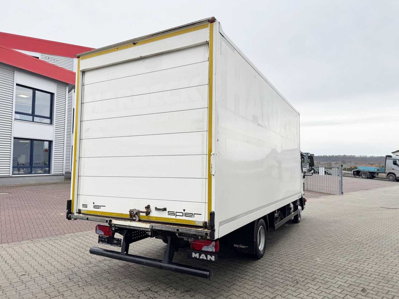 Koffer LKW MAN TGL 8.150 4x2 BL TGL 8.150 4x2 BL, Möbelkoffer mit Rolltor: das Bild 8