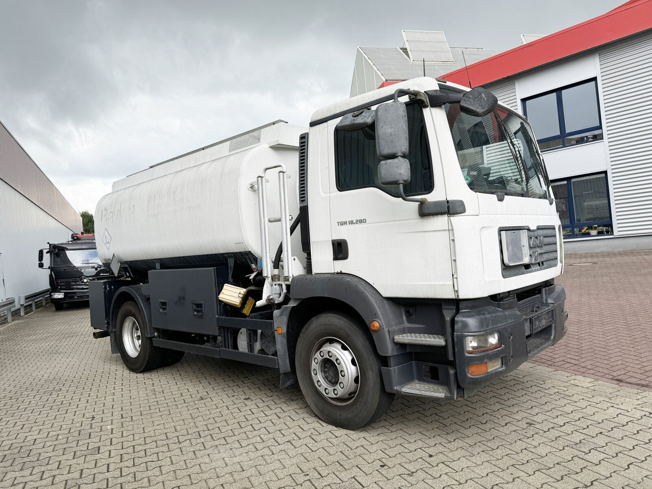 Tankwagen MAN TGM 18.280 4X2 BL TGM 18.280 4X2 BL, Esterer Tankaufbau ca. 13.910l, 2 Kammern: das Bild 7