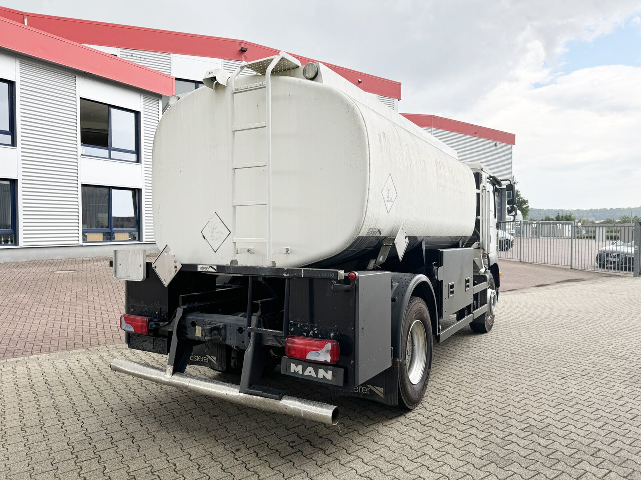 Tankwagen MAN TGM 18.280 4X2 BL TGM 18.280 4X2 BL, Esterer Tankaufbau ca. 13.910l, 2 Kammern: das Bild 10