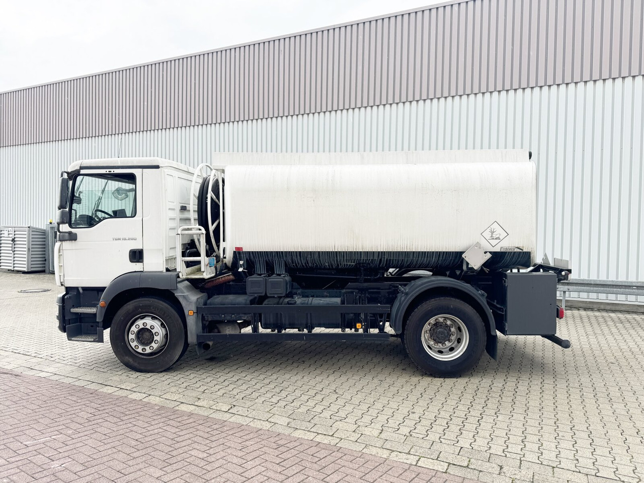 Tankwagen MAN TGM 18.280 4X2 BL TGM 18.280 4X2 BL, Esterer Tankaufbau ca. 13.910l, 2 Kammern: das Bild 13