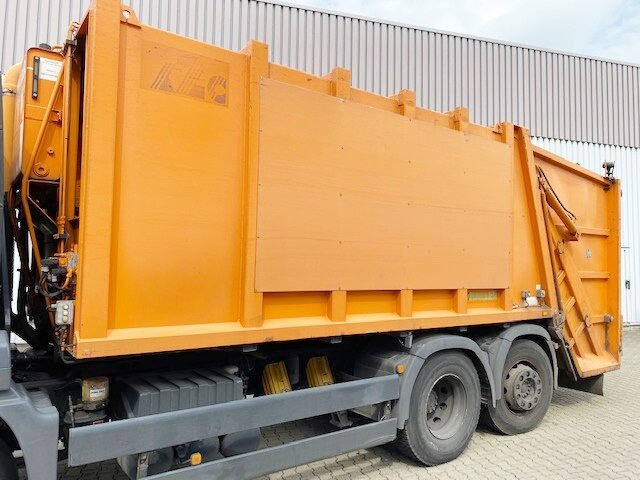 MAN TGS 26.320 6x2-4 BL TGS 26.320 6x2-4 BL, Lenkachse, Haller X2, Zöller-Schüttung - Müllwagen: das Bild 2 MAN TGS 26.320 6x2-4 BL TGS 26.320 6x2-4 BL, Lenkachse, Haller X2, Zöller-Schüttung - Müllwagen: das Bild 2