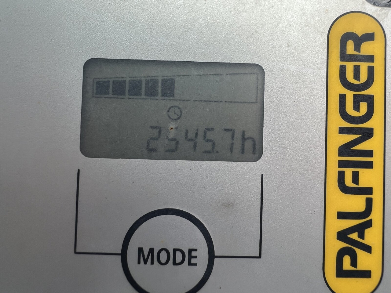 MAN TGS 26.400 6x2-4 LL TGS 26.400 6x2-4 LL, Navi, Lenk-/Liftachse, Heckkran Palfinger PK20001-K B, Funk - Autokran, Pritsche LKW: das Bild 2 MAN TGS 26.400 6x2-4 LL TGS 26.400 6x2-4 LL, Navi, Lenk-/Liftachse, Heckkran Palfinger PK20001-K B, Funk - Autokran, Pritsche LKW: das Bild 2