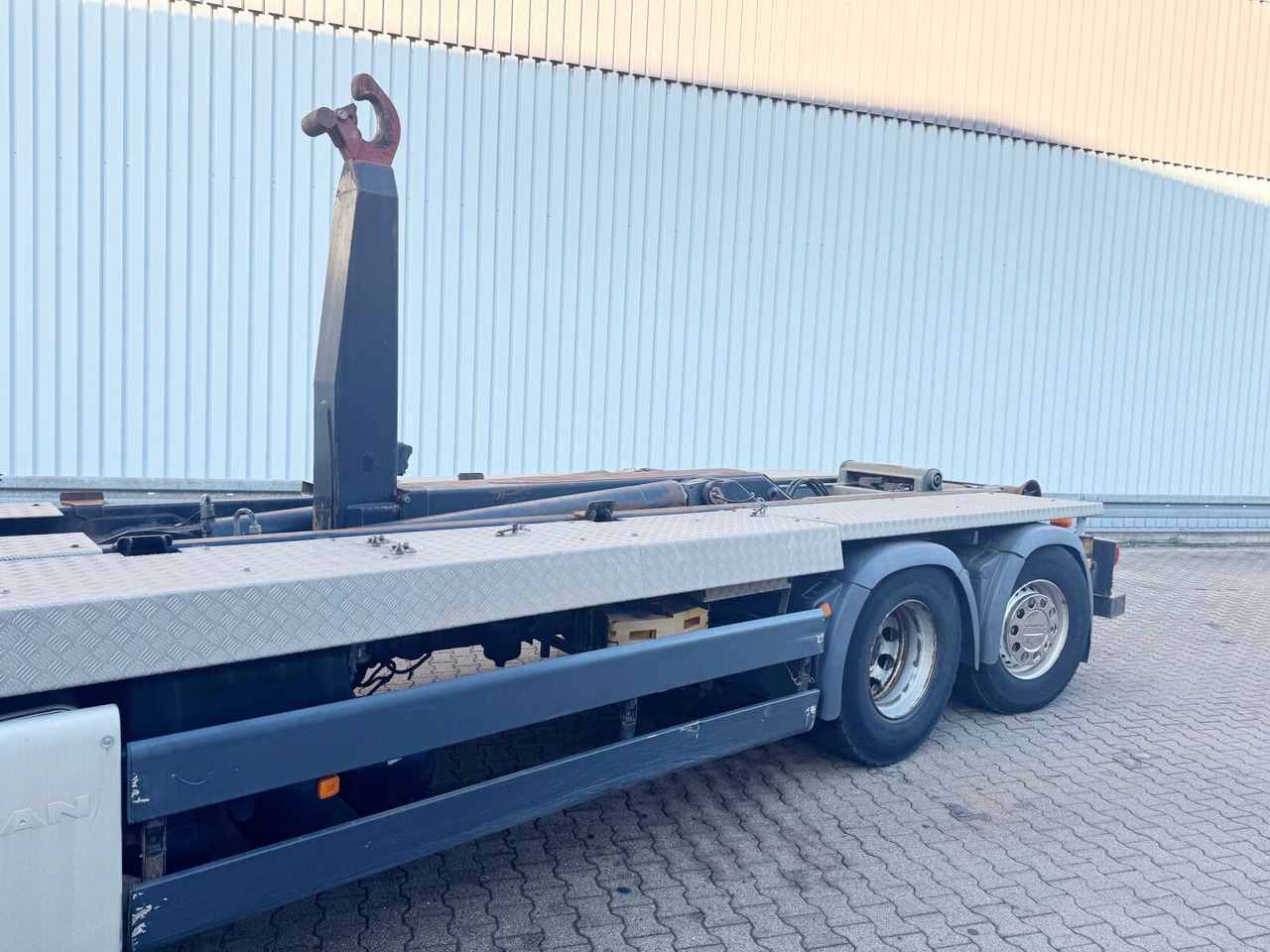 MAN TGS 26.480 6x2-4 BL TGS 26.480 6x2-4 BL, Lenk-Liftachse, VDL Abrollkipper bis 7m Container – Leasing MAN TGS 26.480 6x2-4 BL TGS 26.480 6x2-4 BL, Lenk-Liftachse, VDL Abrollkipper bis 7m Container: das Bild 13