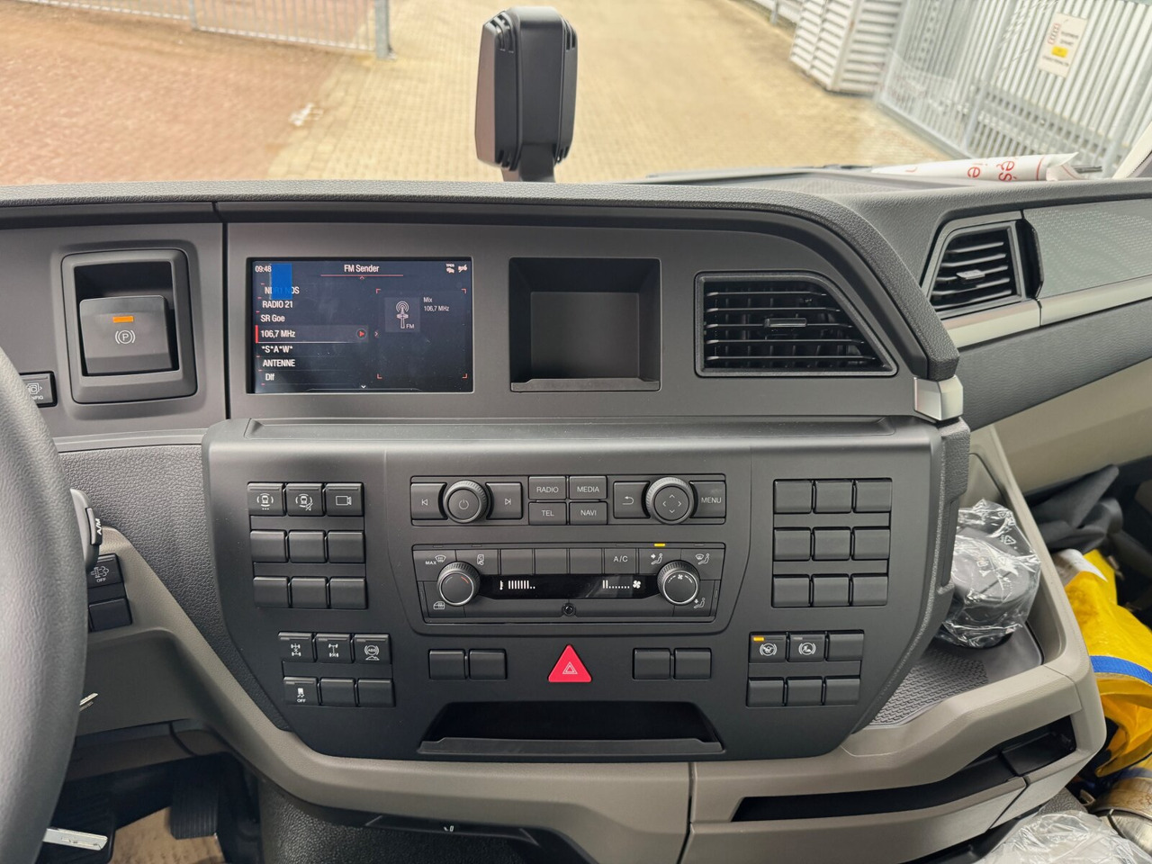 MAN TGS 33.440 6x4 BB TGS 33.440 6x4 BB, Bordmatik, mehrfach vorhanden! - Kipper: das Bild 2 MAN TGS 33.440 6x4 BB TGS 33.440 6x4 BB, Bordmatik, mehrfach vorhanden! - Kipper: das Bild 2