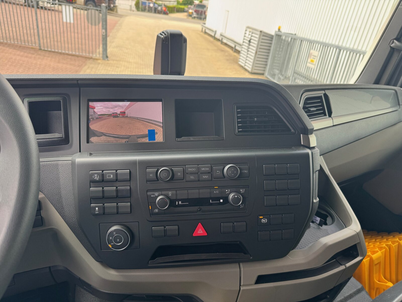 MAN TGS 33.480 6x6 BB CH TGS 33.480 6x6 BB CH, Hohe Bauart, Nebenantrieb - Fahrgestell LKW: das Bild 3 MAN TGS 33.480 6x6 BB CH TGS 33.480 6x6 BB CH, Hohe Bauart, Nebenantrieb - Fahrgestell LKW: das Bild 3