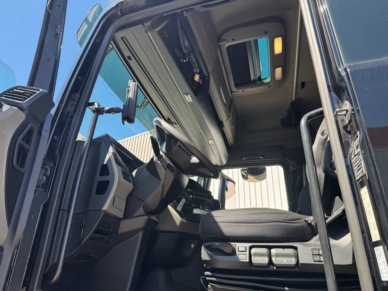 MAN TGX 26.510 6X2-4 LL TGX 26.510 6X2-4 LL, Lenk-/Liftachse, Funk - Abrollkipper: das Bild 3 MAN TGX 26.510 6X2-4 LL TGX 26.510 6X2-4 LL, Lenk-/Liftachse, Funk - Abrollkipper: das Bild 3