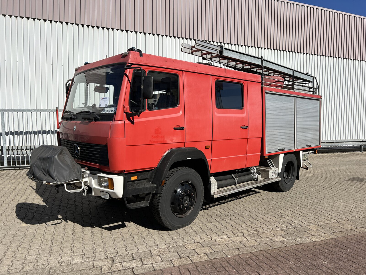 Mercedes-Benz 917 AF 4x4 Doka 917 AF 4x4 Doka, TLF 16-TS - Krankenwagen: das Bild 1 Mercedes-Benz 917 AF 4x4 Doka 917 AF 4x4 Doka, TLF 16-TS - Krankenwagen: das Bild 1