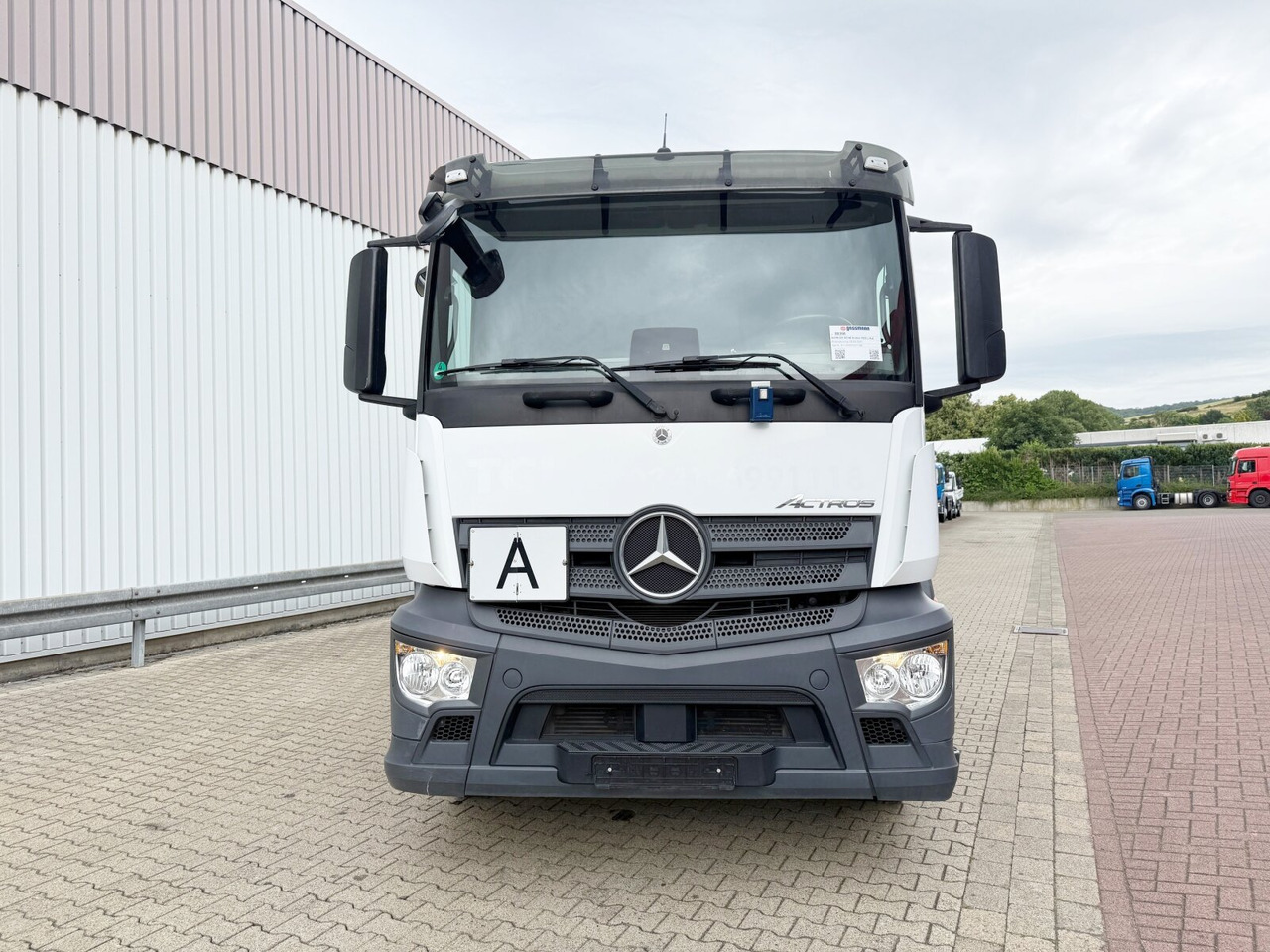 Absetzkipper Mercedes-Benz Actros 1832 L 4x2 Actros 1832 L 4x2, Navi, MultimediaCockpit, Funk: das Bild 9