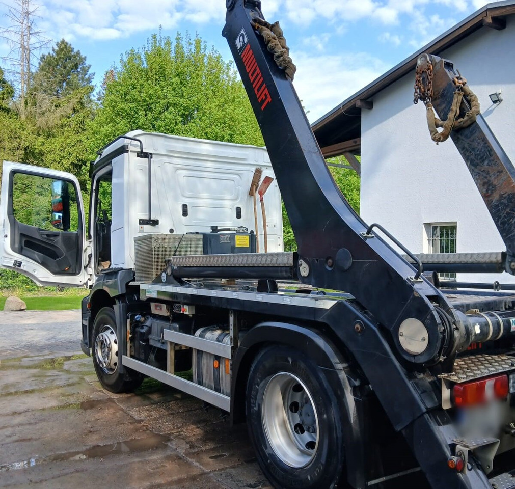 Mercedes-Benz Actros 1832 L 4x2 Actros 1832 L 4x2, Navi, MultimediaCockpit, Funk - Absetzkipper: das Bild 3 Mercedes-Benz Actros 1832 L 4x2 Actros 1832 L 4x2, Navi, MultimediaCockpit, Funk - Absetzkipper: das Bild 3