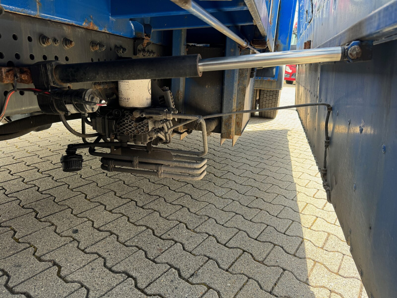 Mercedes-Benz Actros 1836 L 4x2 Actros 1836 L 4x2, Glastransporter, Heckkran Palfinger Pk 12002-EH, Funk - Autokran: das Bild 2 Mercedes-Benz Actros 1836 L 4x2 Actros 1836 L 4x2, Glastransporter, Heckkran Palfinger Pk 12002-EH, Funk - Autokran: das Bild 2