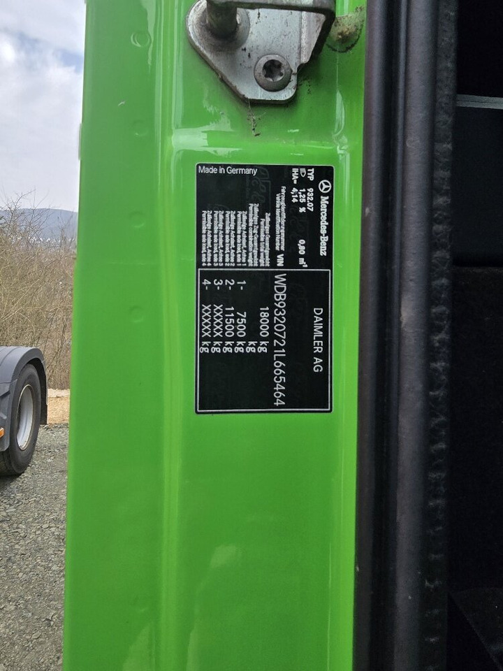 Mercedes-Benz Actros 2032 LA 4x4 Actros 2032 LA 4x4/ Rdstand 3.600 mm - Fahrgestell LKW: das Bild 2 Mercedes-Benz Actros 2032 LA 4x4 Actros 2032 LA 4x4/ Rdstand 3.600 mm - Fahrgestell LKW: das Bild 2