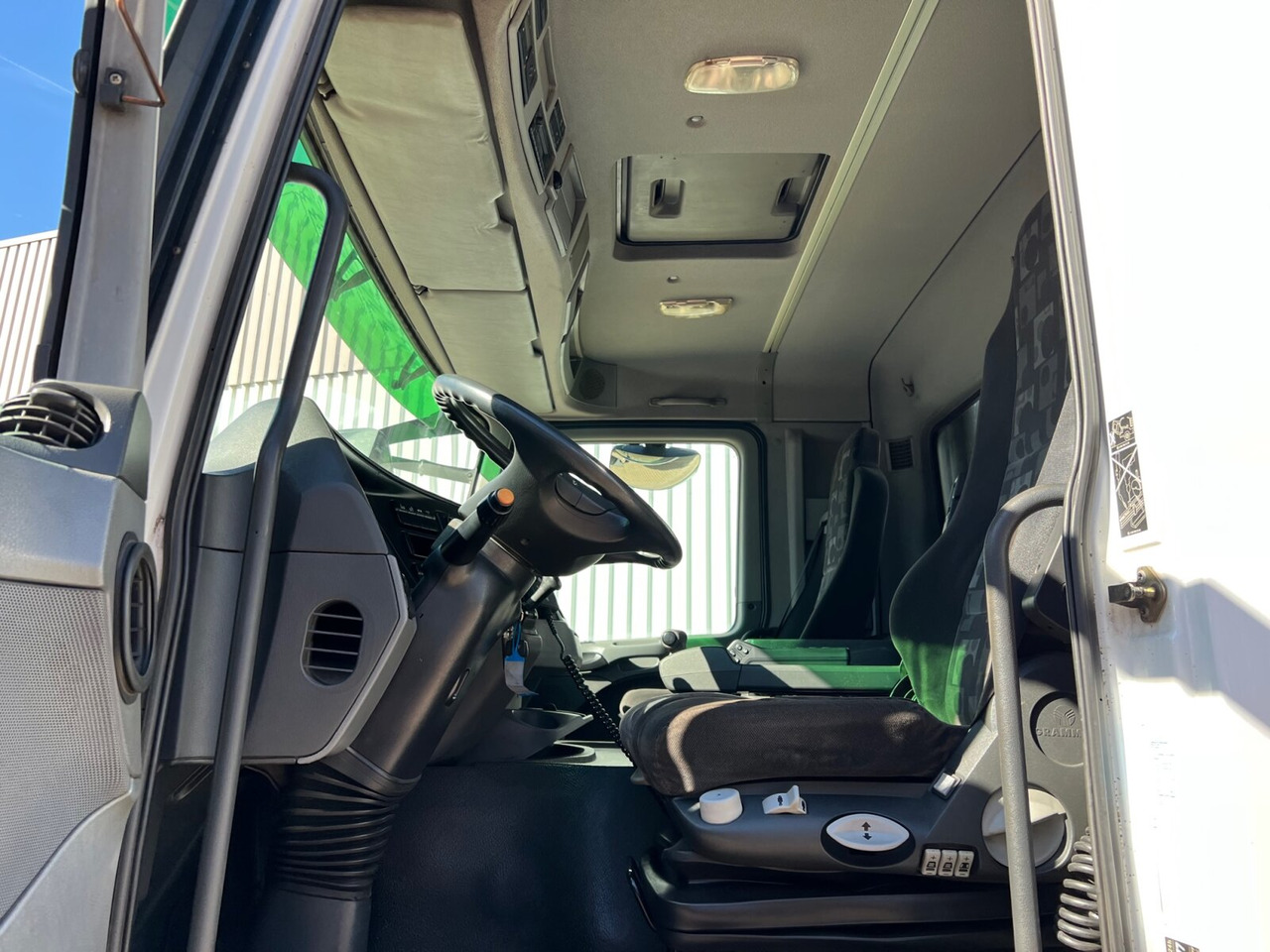 Mercedes-Benz Actros 2541 L 6x2 Actros 2541 L 6x2/48 Retarder, Lenk-/Liftachse - Abrollkipper: das Bild 3 Mercedes-Benz Actros 2541 L 6x2 Actros 2541 L 6x2/48 Retarder, Lenk-/Liftachse - Abrollkipper: das Bild 3