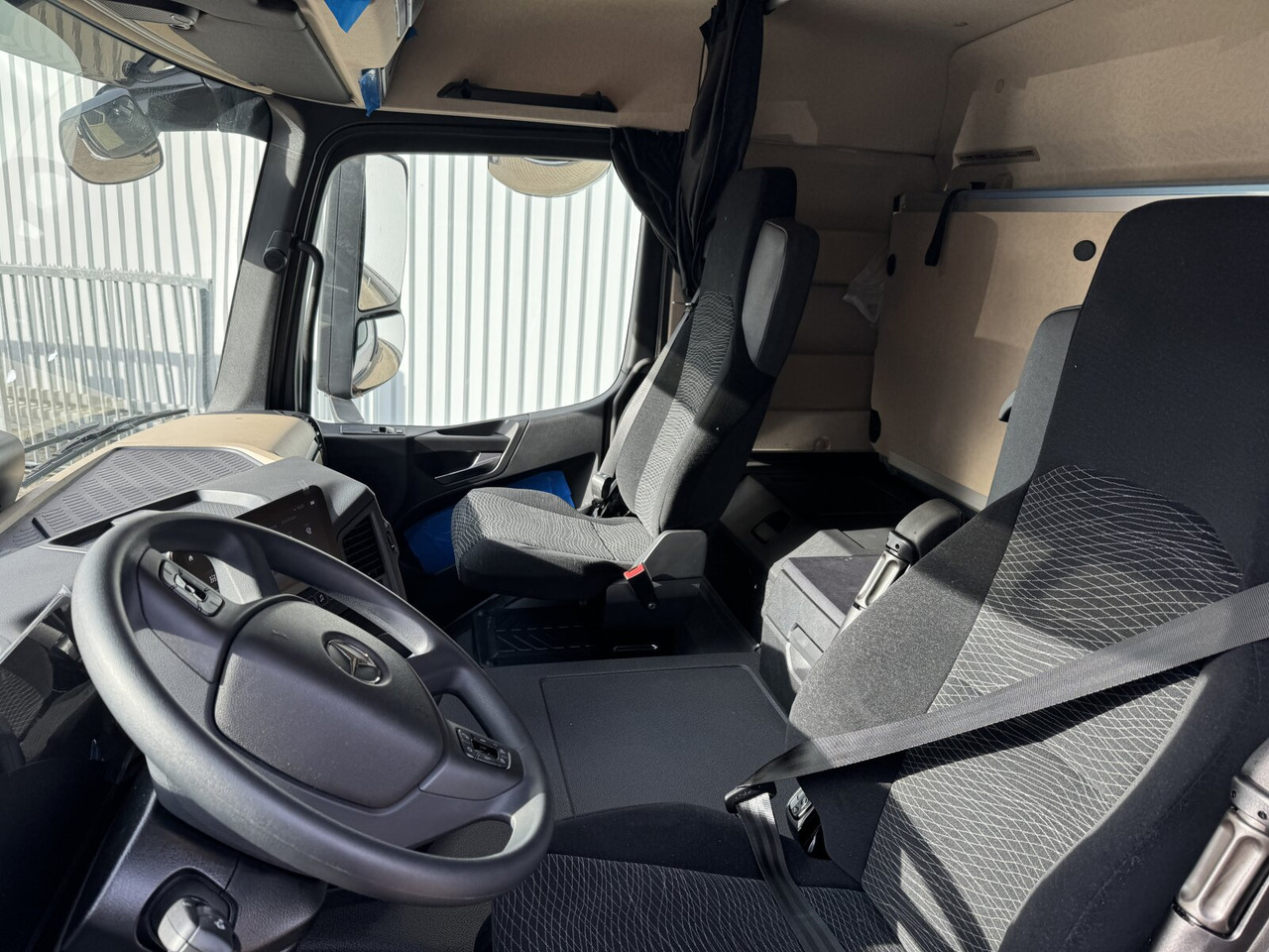 Mercedes-Benz Actros 2545 L 6x2 Actros 2545 L 6x2/52, Lenk-/Liftachse, MultimediaCockpit - Abrollkipper: das Bild 4 Mercedes-Benz Actros 2545 L 6x2 Actros 2545 L 6x2/52, Lenk-/Liftachse, MultimediaCockpit - Abrollkipper: das Bild 4