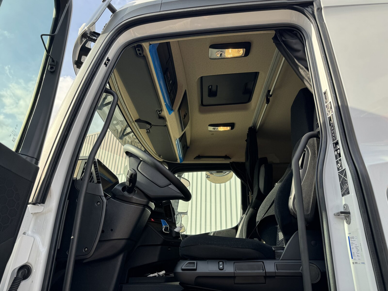 Mercedes-Benz Actros 2545 L 6x2 Actros 2545 L 6x2/52, Lenk-/Liftachse, MultimediaCockpit - Abrollkipper: das Bild 3 Mercedes-Benz Actros 2545 L 6x2 Actros 2545 L 6x2/52, Lenk-/Liftachse, MultimediaCockpit - Abrollkipper: das Bild 3