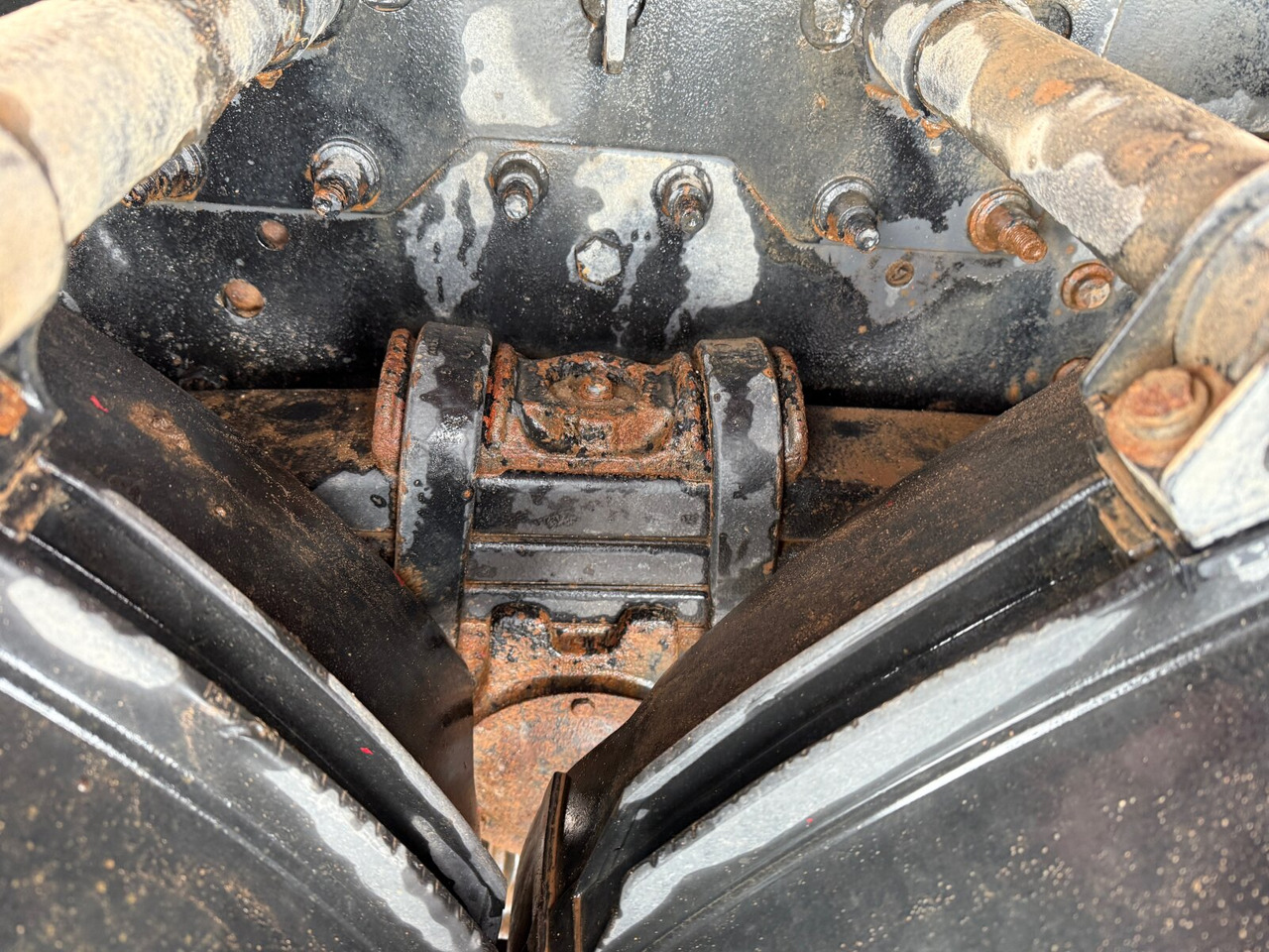 Fahrgestell LKW Mercedes-Benz Actros 2646 K 6x4 Actros 2646 K 6x4, Retarder: das Bild 13 Fahrgestell LKW Mercedes-Benz Actros 2646 K 6x4 Actros 2646 K 6x4, Retarder: das Bild 13