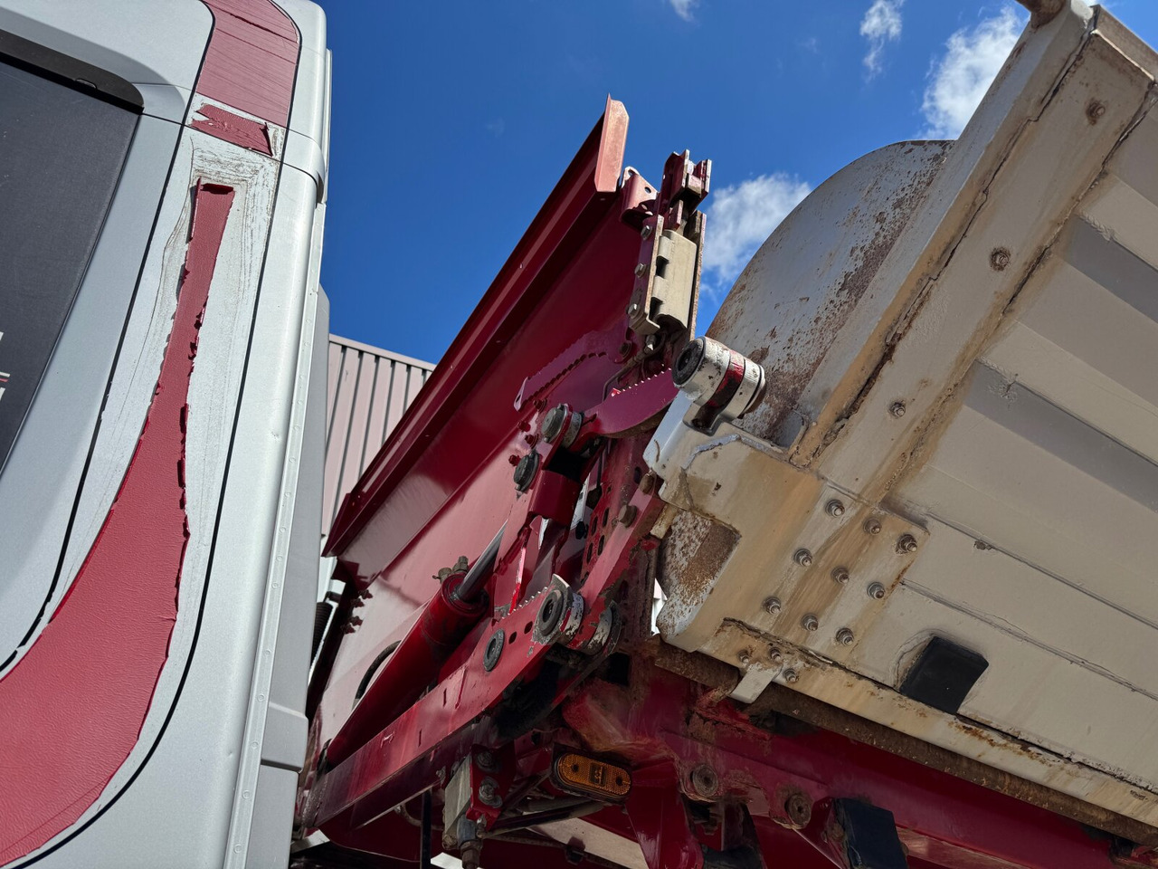 Mercedes-Benz Actros 2648 LK 6x4 Actros 2648 LK 6x4, Retarder, Bordmatik, Bi-Xenon - Kipper: das Bild 2 Mercedes-Benz Actros 2648 LK 6x4 Actros 2648 LK 6x4, Retarder, Bordmatik, Bi-Xenon - Kipper: das Bild 2