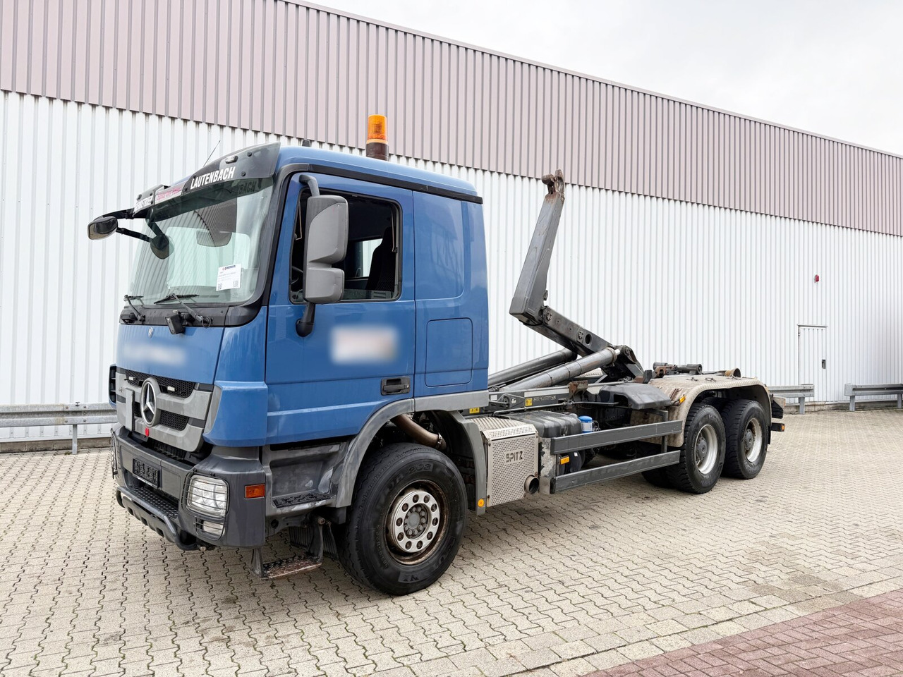 Mercedes-Benz Actros 3346 6x4 Actros 3346 6x4, Retarder - Abrollkipper: das Bild 1 Mercedes-Benz Actros 3346 6x4 Actros 3346 6x4, Retarder - Abrollkipper: das Bild 1