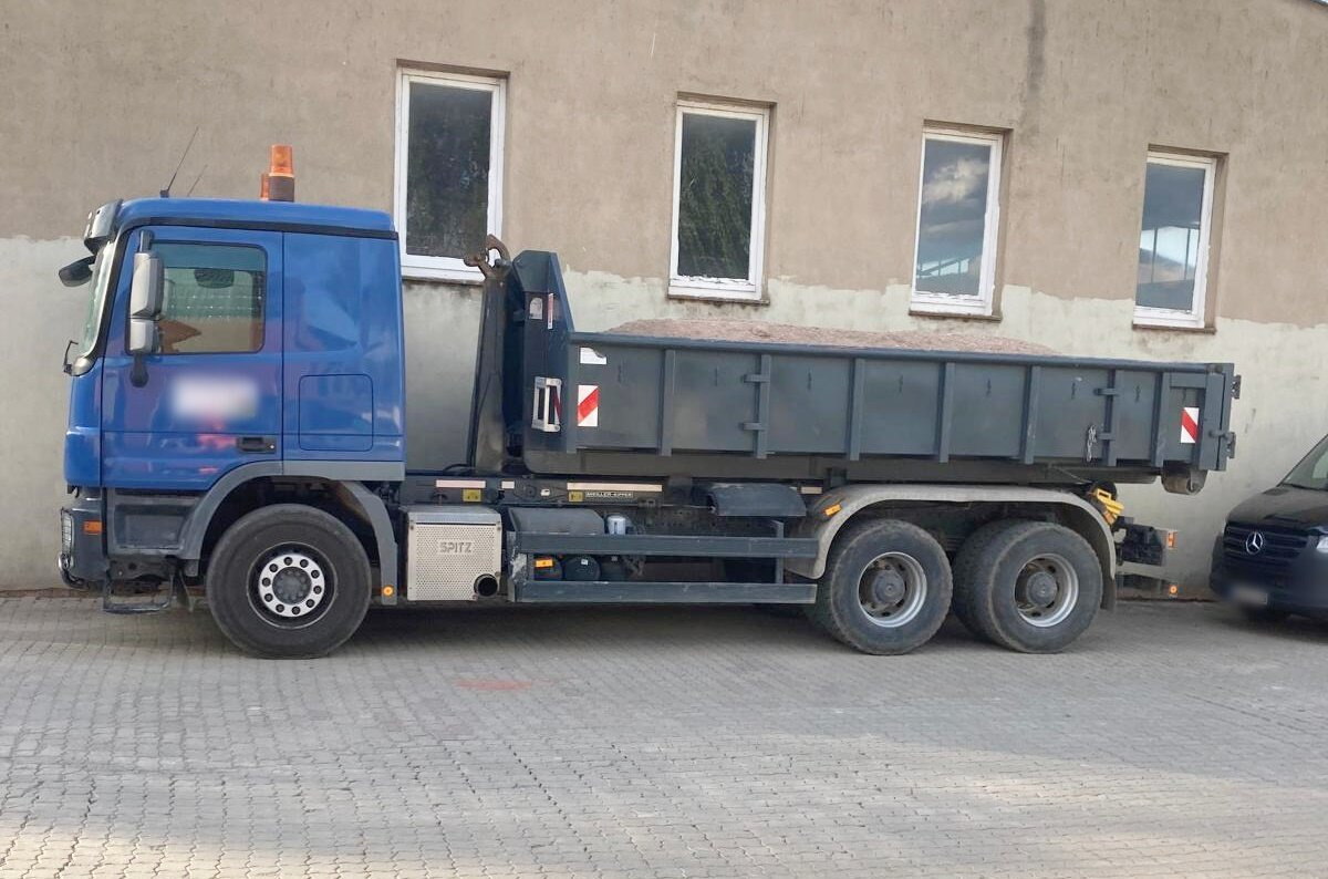 Mercedes-Benz Actros 3346 6x4 Actros 3346 6x4, Retarder - Abrollkipper: das Bild 1 Mercedes-Benz Actros 3346 6x4 Actros 3346 6x4, Retarder - Abrollkipper: das Bild 1