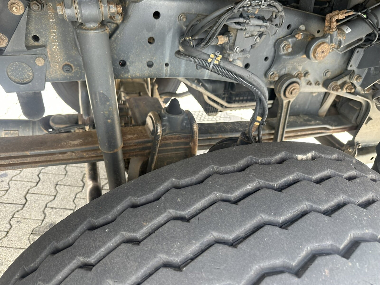 Mercedes-Benz Actros 3348 AK 6x6 Actros 3348 AK 6x6, Bordmatik links - Kipper: das Bild 3 Mercedes-Benz Actros 3348 AK 6x6 Actros 3348 AK 6x6, Bordmatik links - Kipper: das Bild 3
