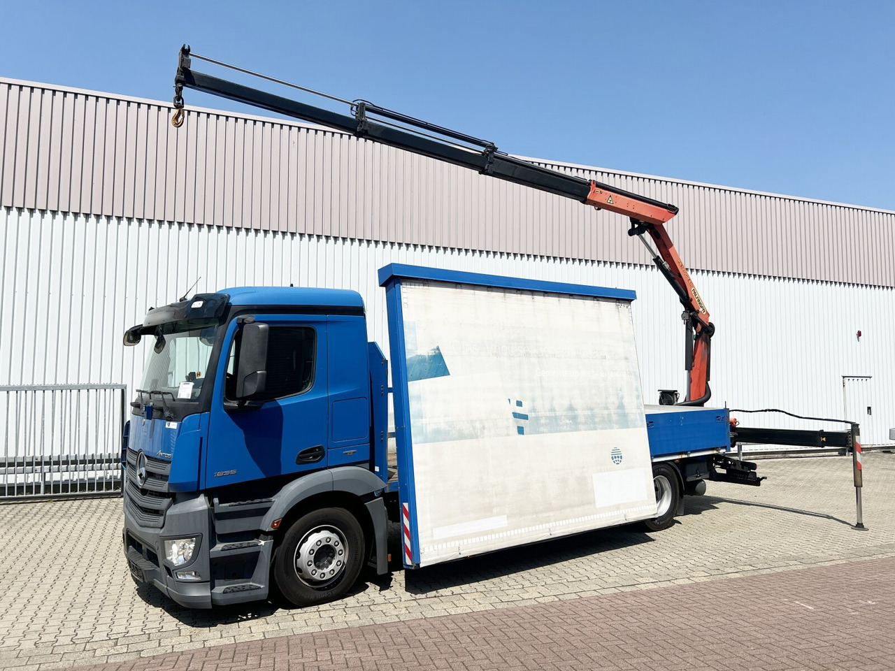 Mercedes-Benz Antos 1836 L 4x2 Antos 1836 L 4x2, Glastransporter, Heckkran Palfinger Pk 12002-EH, Funk - Autokran: das Bild 1 Mercedes-Benz Antos 1836 L 4x2 Antos 1836 L 4x2, Glastransporter, Heckkran Palfinger Pk 12002-EH, Funk - Autokran: das Bild 1