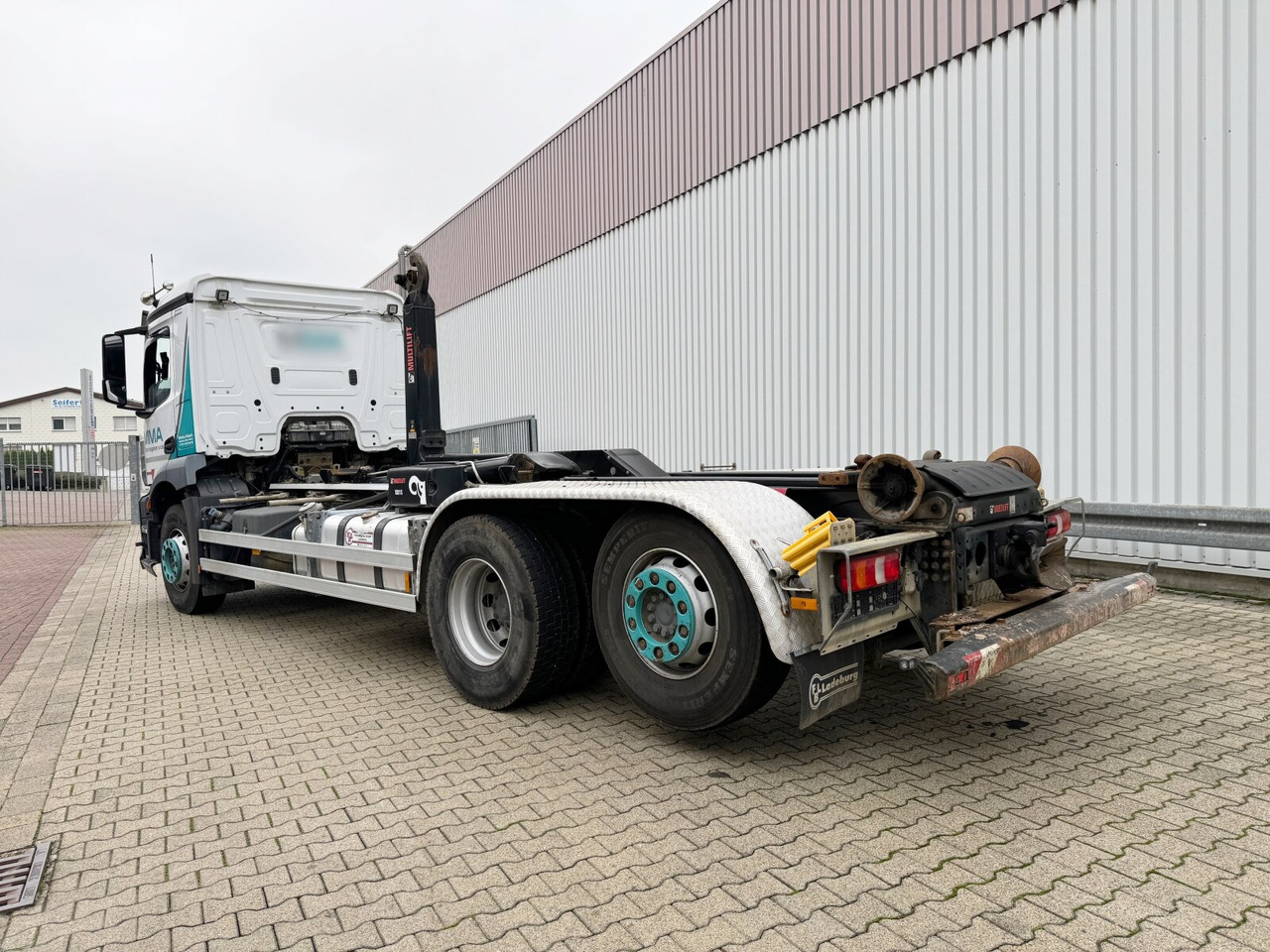 Abrollkipper Mercedes-Benz Antos 2536 L 6x2 Antos 2536 L 6x2, Liftachse, Hiab XR 21S61 bis 7 m Container: das Bild 12