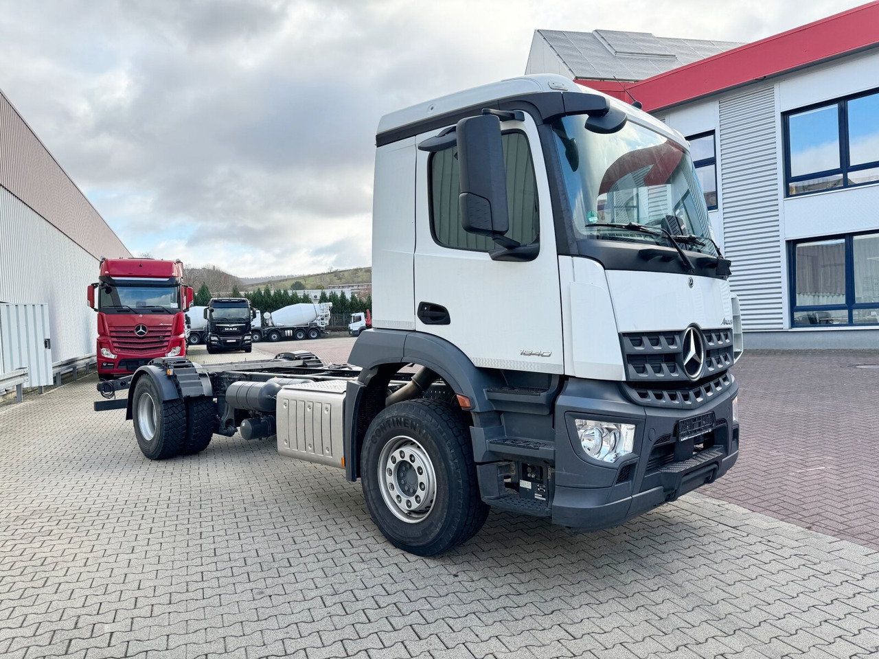 Abrollkipper Mercedes-Benz Arocs 1840 L 4x2 Arocs 1840 L 4x2/48, MultimediaCockpit, Navi: das Bild 8