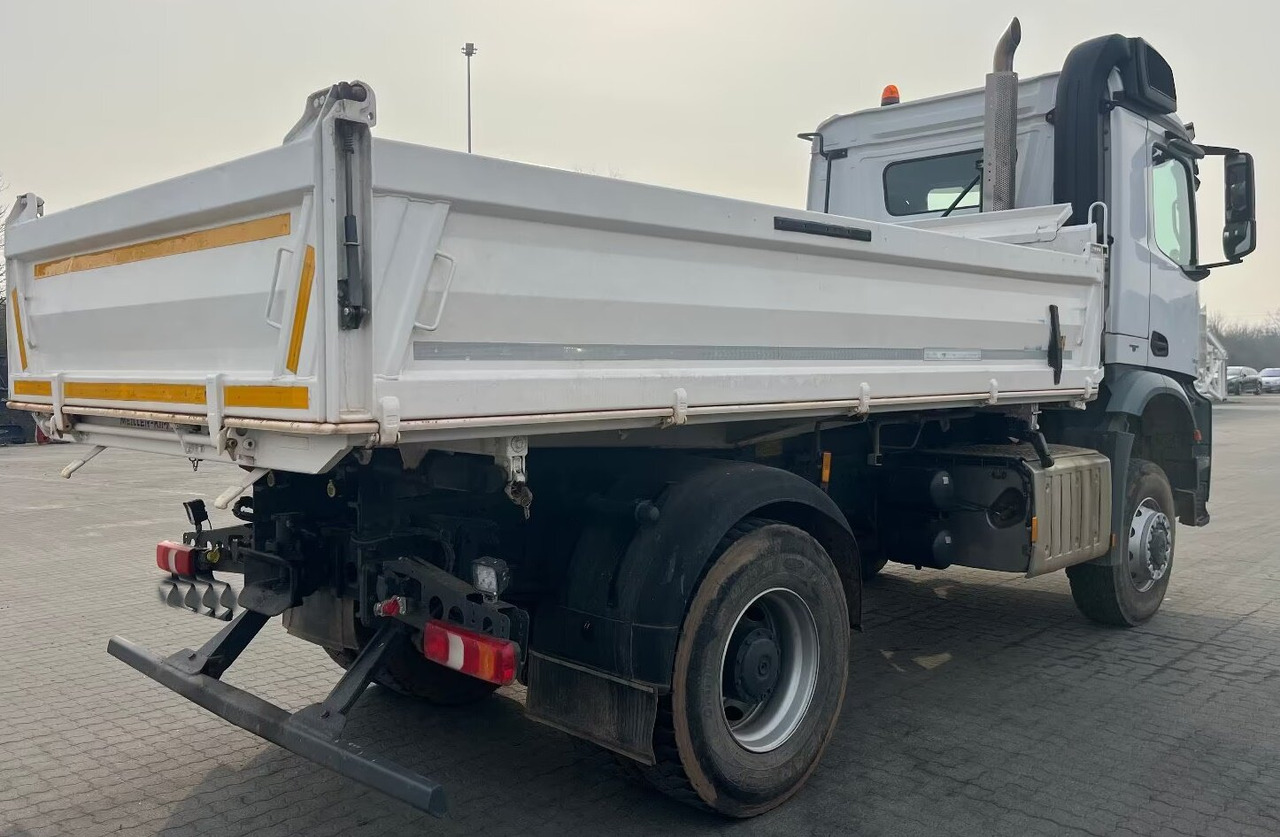 Mercedes-Benz Arocs 1842 AK 4x4 Arocs 1842 AK 4x4 - Kipper: das Bild 4 Mercedes-Benz Arocs 1842 AK 4x4 Arocs 1842 AK 4x4 - Kipper: das Bild 4