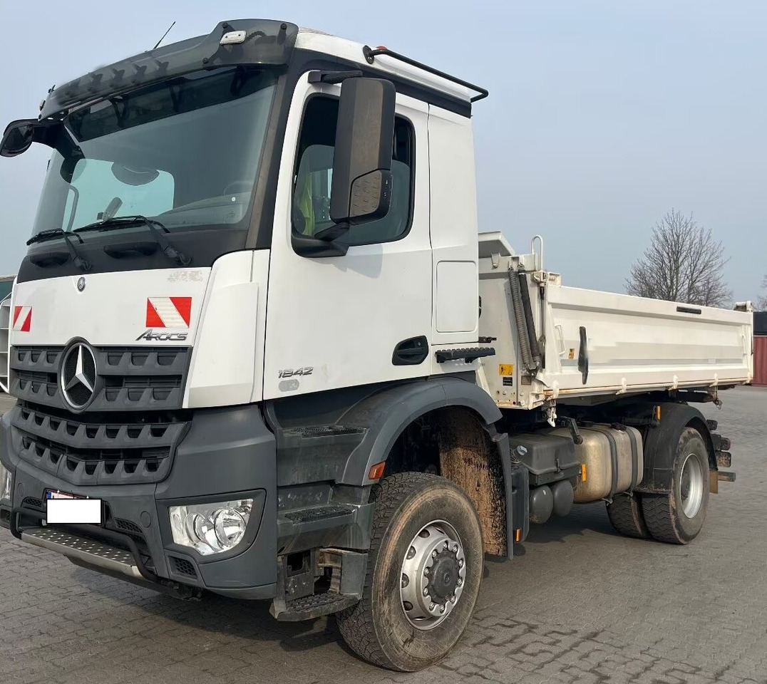 Mercedes-Benz Arocs 1842 AK 4x4 Arocs 1842 AK 4x4 - Kipper: das Bild 1 Mercedes-Benz Arocs 1842 AK 4x4 Arocs 1842 AK 4x4 - Kipper: das Bild 1