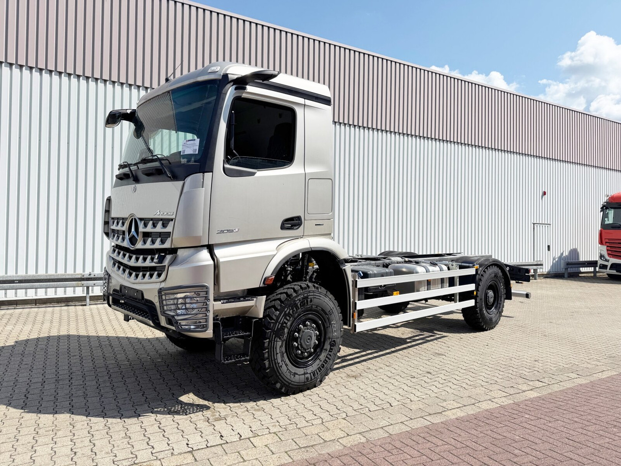 Mercedes-Benz Arocs 2053 A 4x4 Arocs 2053 A 4x4, Grounder, MirrorCam, Multimedia Cockpit, Navi - Fahrgestell LKW: das Bild 1 Mercedes-Benz Arocs 2053 A 4x4 Arocs 2053 A 4x4, Grounder, MirrorCam, Multimedia Cockpit, Navi - Fahrgestell LKW: das Bild 1