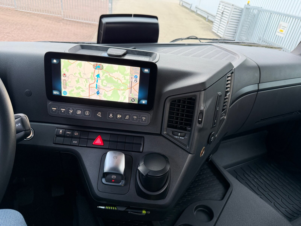 Mercedes-Benz Arocs 2542 L 6x2/4 Arocs 2542 L 6x2/4, Vorlauflenk-/liftachse, Navi, MultimediaCockpit - Fahrgestell LKW: das Bild 3 Mercedes-Benz Arocs 2542 L 6x2/4 Arocs 2542 L 6x2/4, Vorlauflenk-/liftachse, Navi, MultimediaCockpit - Fahrgestell LKW: das Bild 3