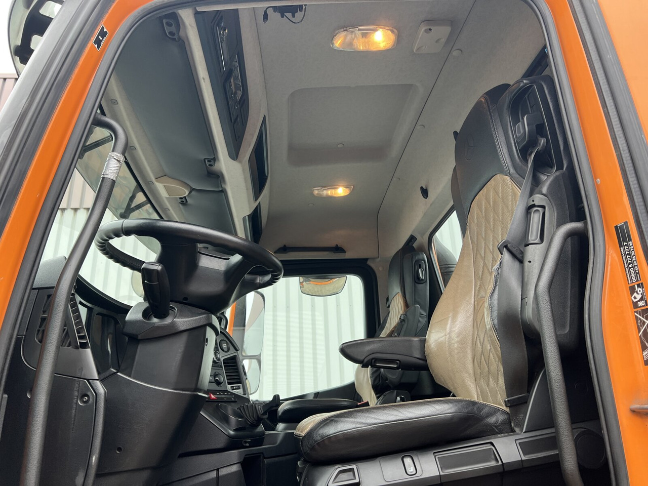 Mercedes-Benz Arocs 2552 L 6x2 Arocs 2552 L 6x2, Lenk-/Liftachse - Abrollkipper: das Bild 2 Mercedes-Benz Arocs 2552 L 6x2 Arocs 2552 L 6x2, Lenk-/Liftachse - Abrollkipper: das Bild 2